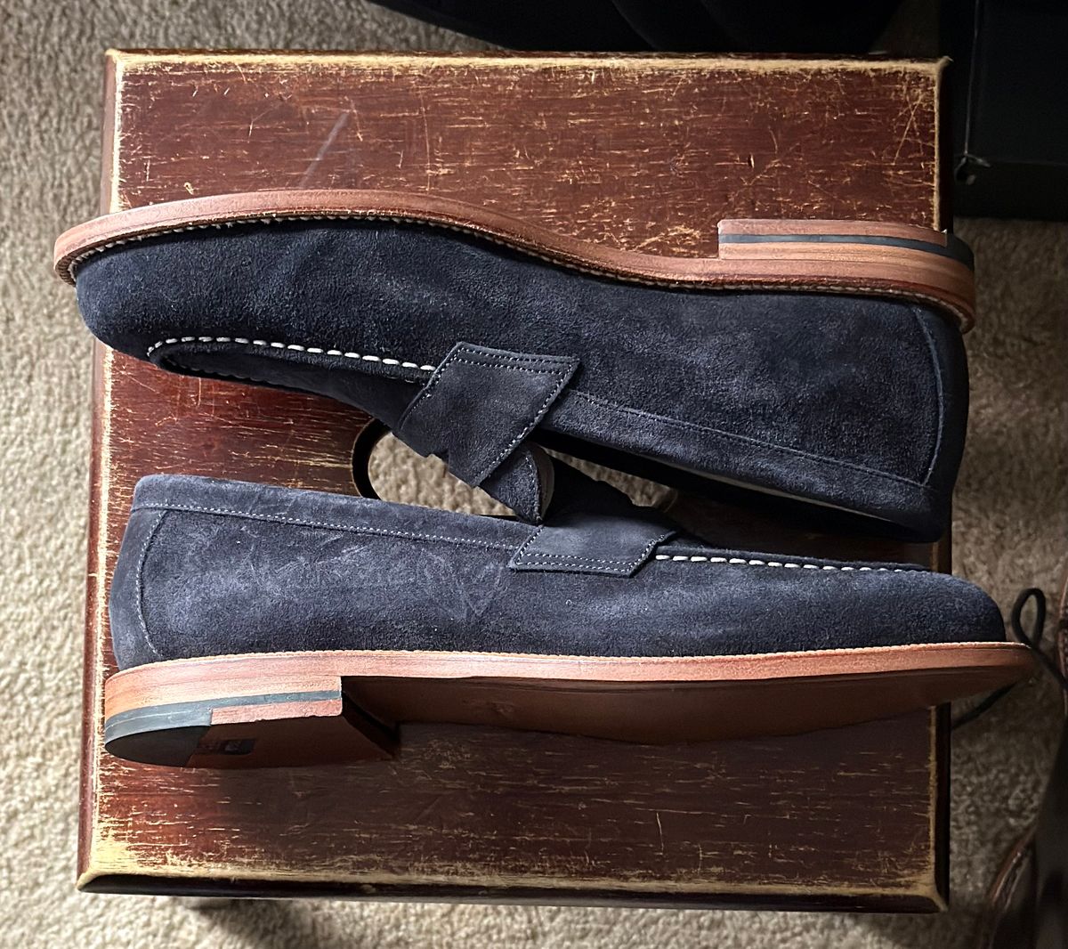 Photo by boots_4_me on June 7, 2025 of the Grant Stone Traveler Loafer in C.F. Stead Navy Janus Calf Suede.