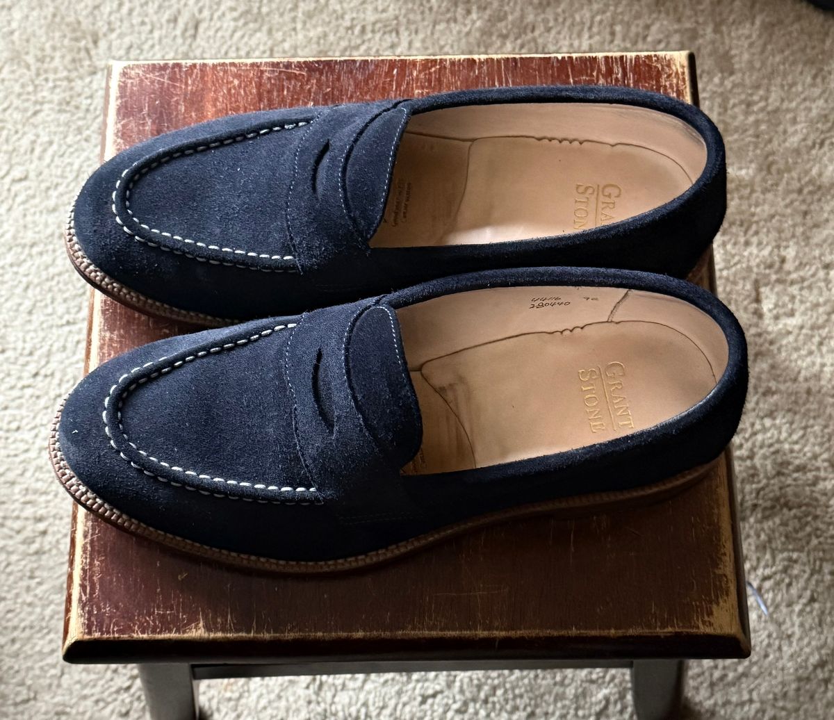 Photo by boots_4_me on July 8, 2025 of the Grant Stone Traveler Loafer in C.F. Stead Navy Janus Calf Suede.