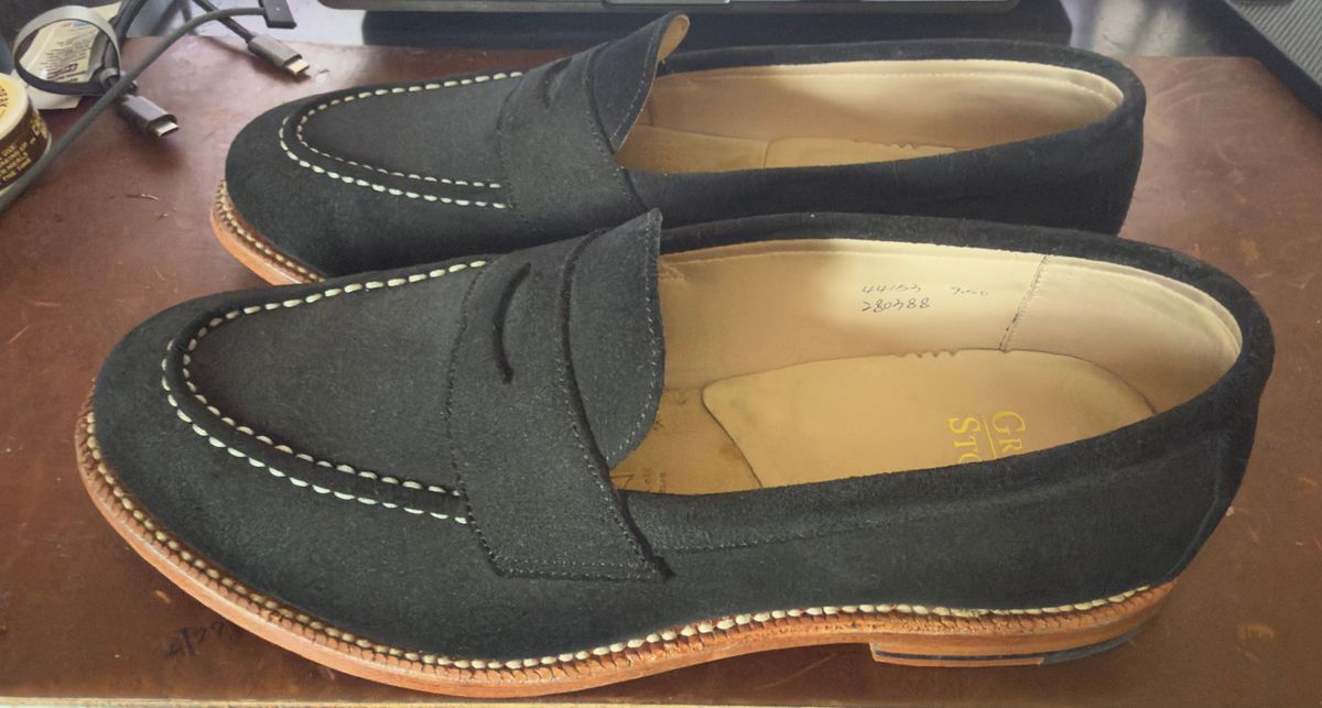 Photo by HeritageWearingPatriot on May 27, 2026 of the Grant Stone Travelers in C.F. Stead Black Janus Calf Suede.