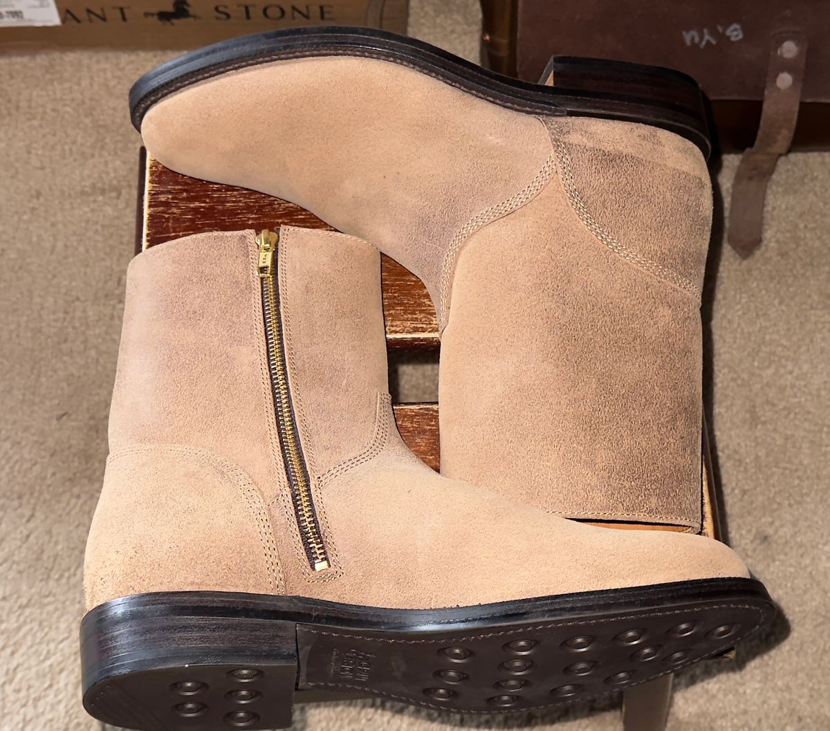 Photo by HeritageWearingPatriot on March 5, 2026 of the Grant Stone Elias in Horween Natural Chromexcel Roughout.