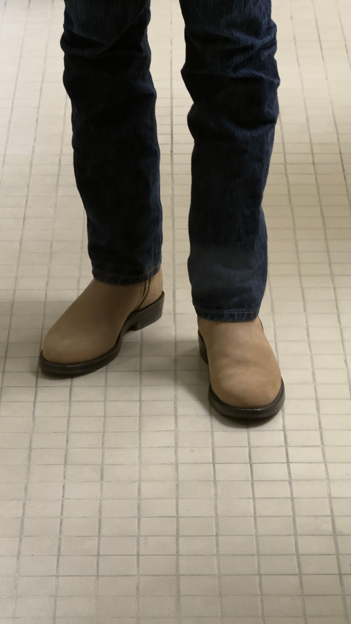 Photo by HeritageWearingPatriot on March 6, 2026 of the Grant Stone Elias in Horween Natural Chromexcel Roughout.