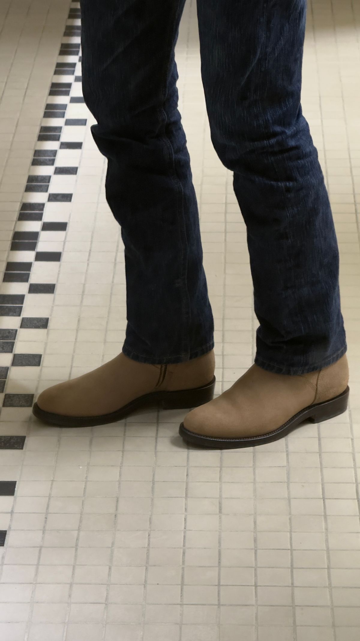 Photo by HeritageWearingPatriot on March 6, 2026 of the Grant Stone Elias in Horween Natural Chromexcel Roughout.