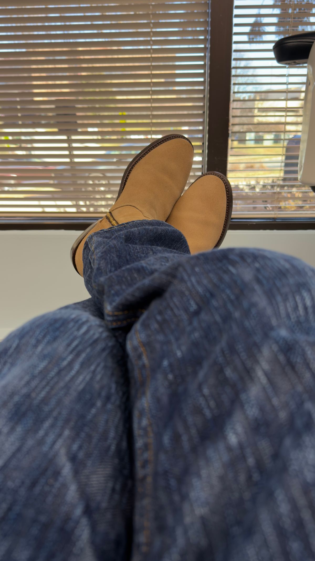 Photo by HeritageWearingPatriot on March 9, 2026 of the Grant Stone Elias in Horween Natural Chromexcel Roughout.