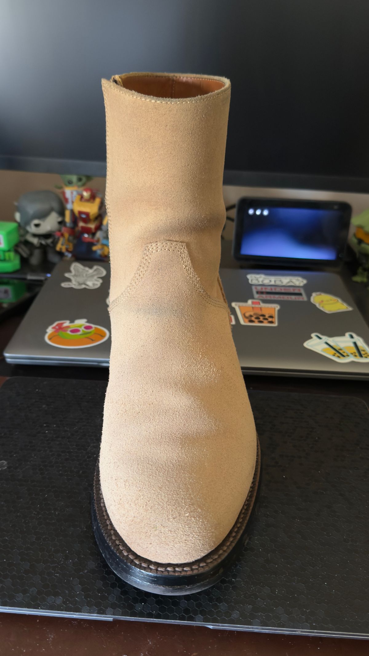 Photo by HeritageWearingPatriot on March 14, 2026 of the Grant Stone Elias in Horween Natural Chromexcel Roughout.