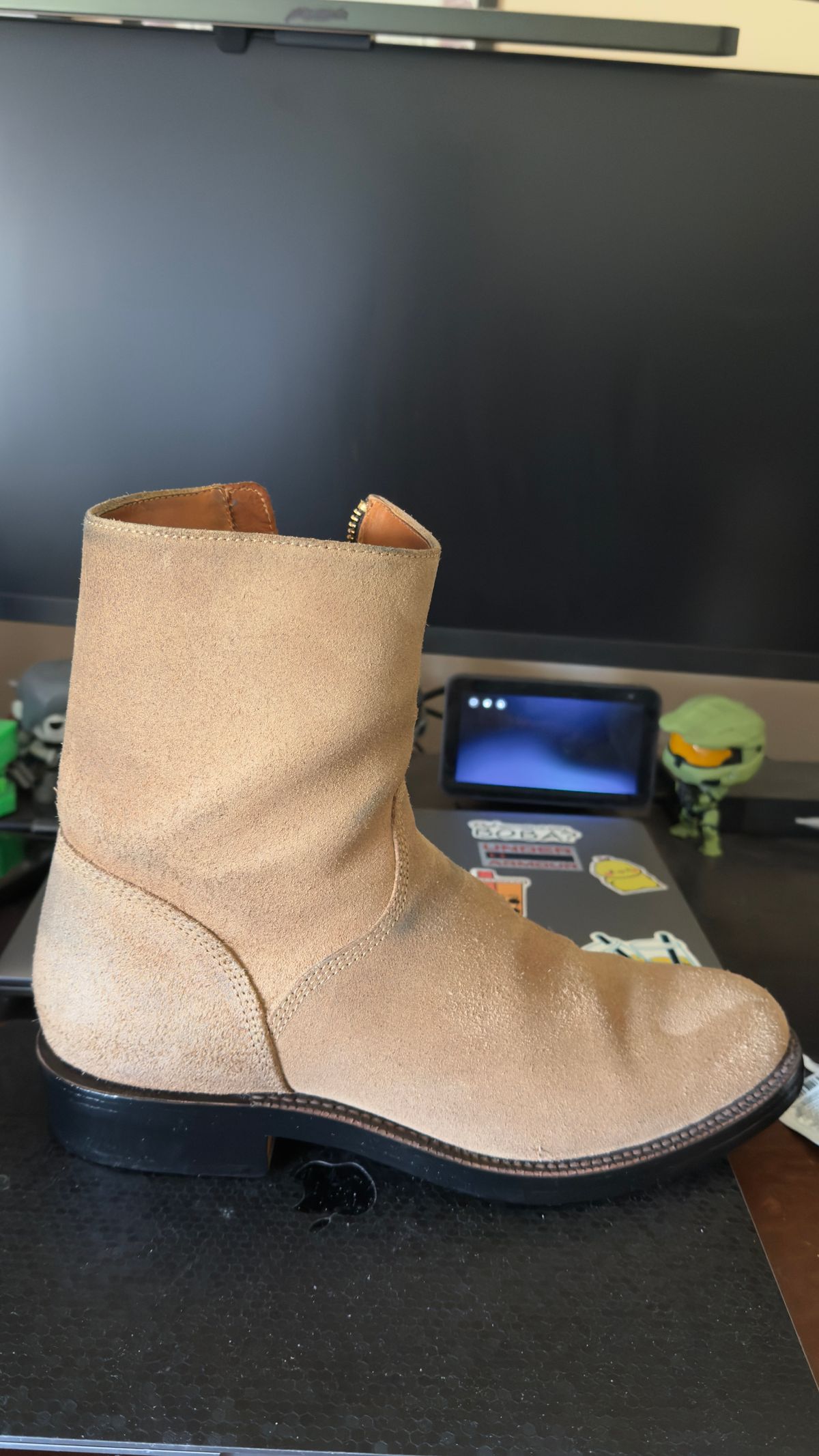 Photo by HeritageWearingPatriot on March 14, 2026 of the Grant Stone Elias in Horween Natural Chromexcel Roughout.