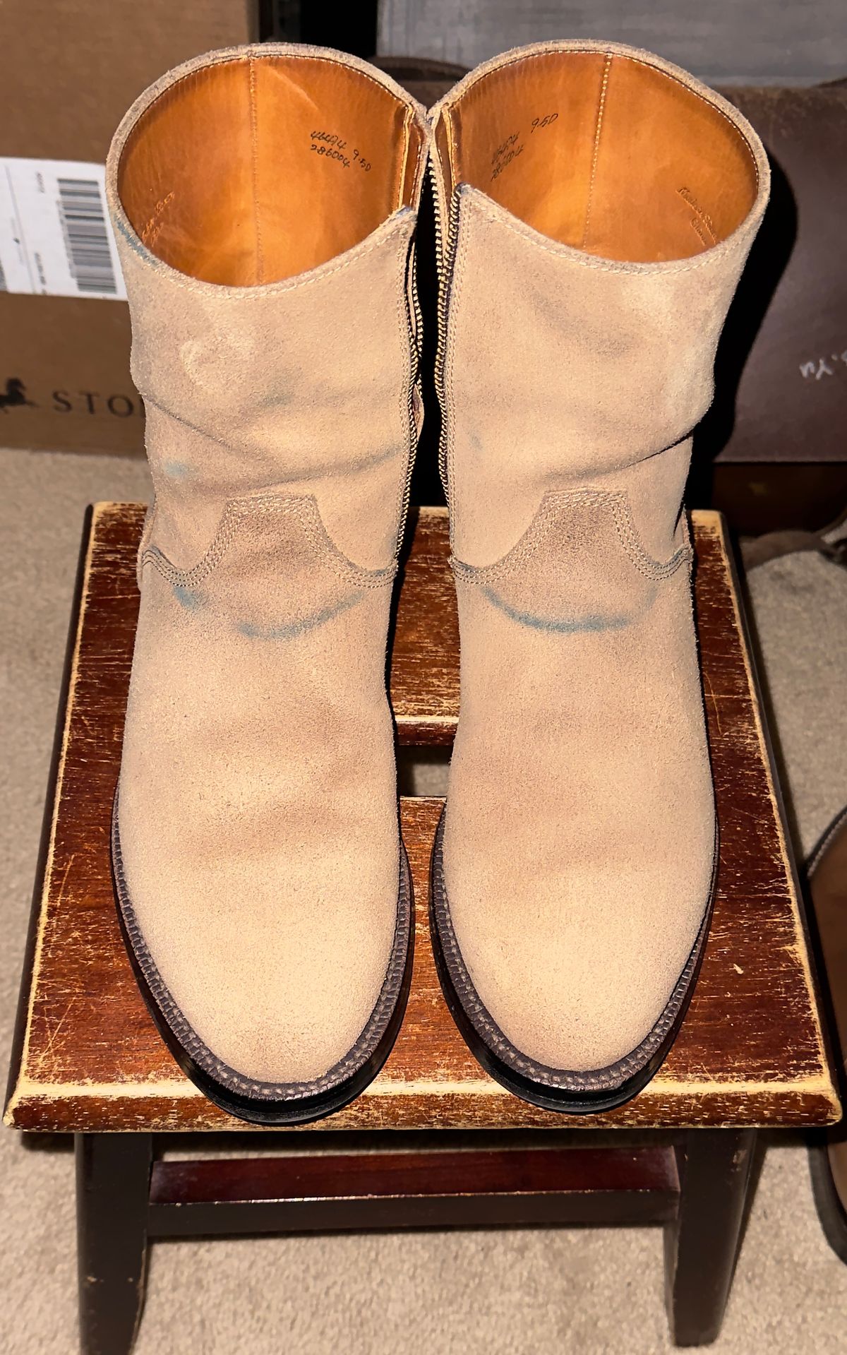 Photo by HeritageWearingPatriot on March 15, 2026 of the Grant Stone Elias in Horween Natural Chromexcel Roughout.