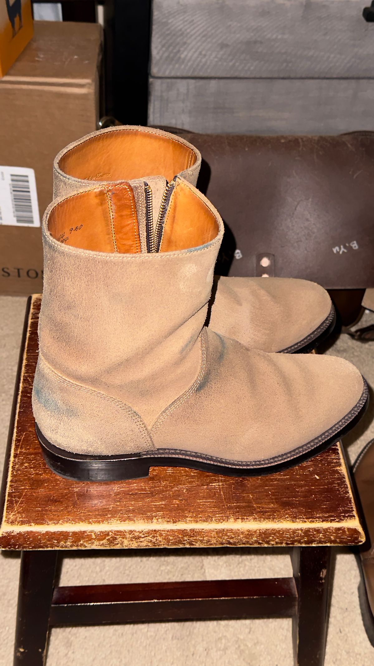 Photo by HeritageWearingPatriot on March 15, 2026 of the Grant Stone Elias in Horween Natural Chromexcel Roughout.