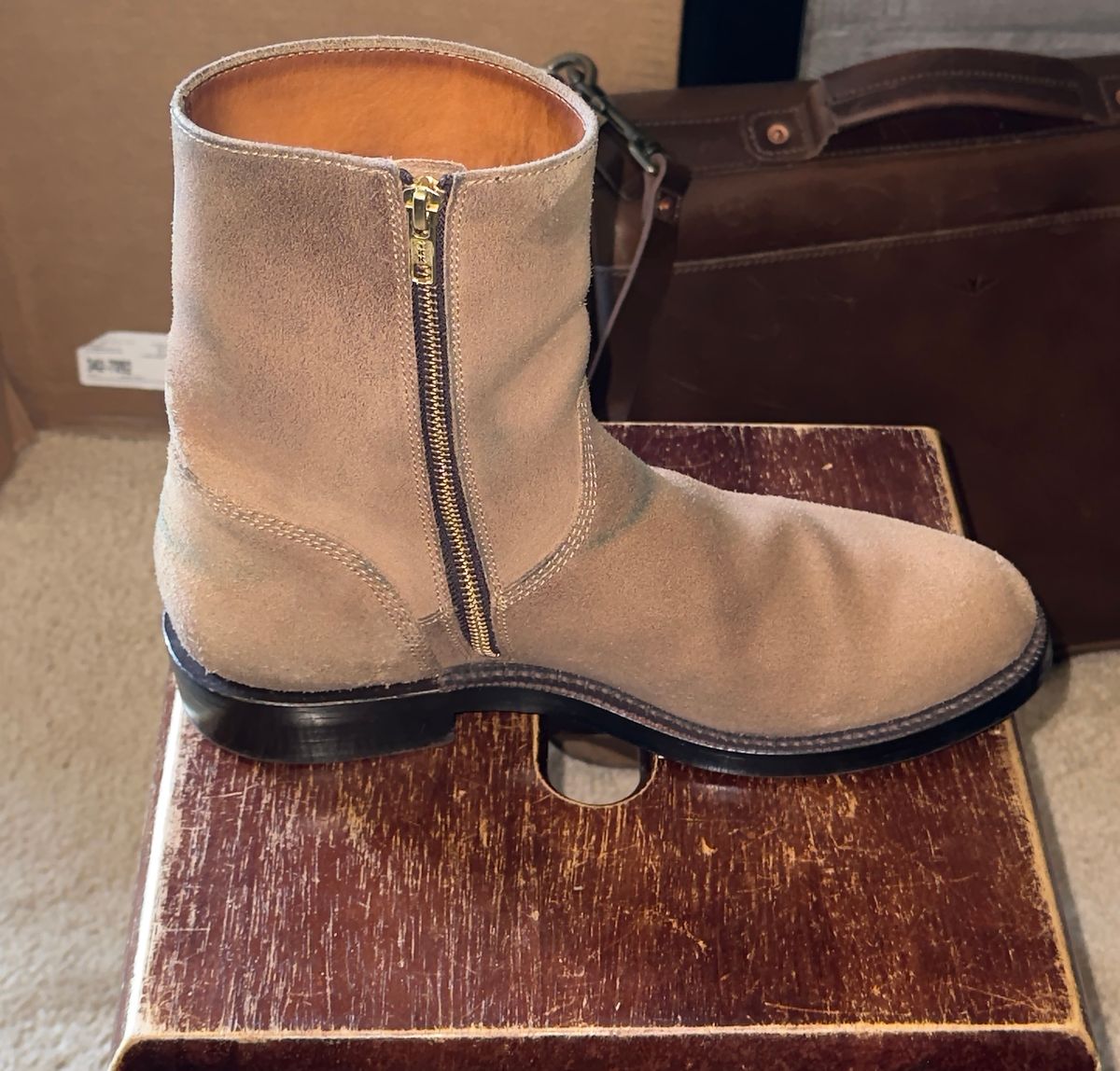 Photo by HeritageWearingPatriot on March 22, 2026 of the Grant Stone Elias in Horween Natural Chromexcel Roughout.