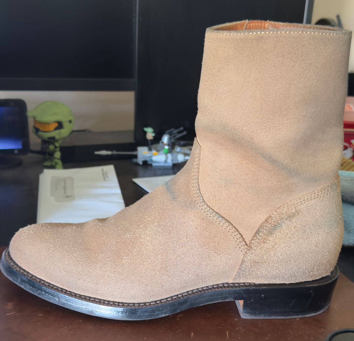 Photo by HeritageWearingPatriot on March 22, 2026 of the Grant Stone Elias in Horween Natural Chromexcel Roughout.