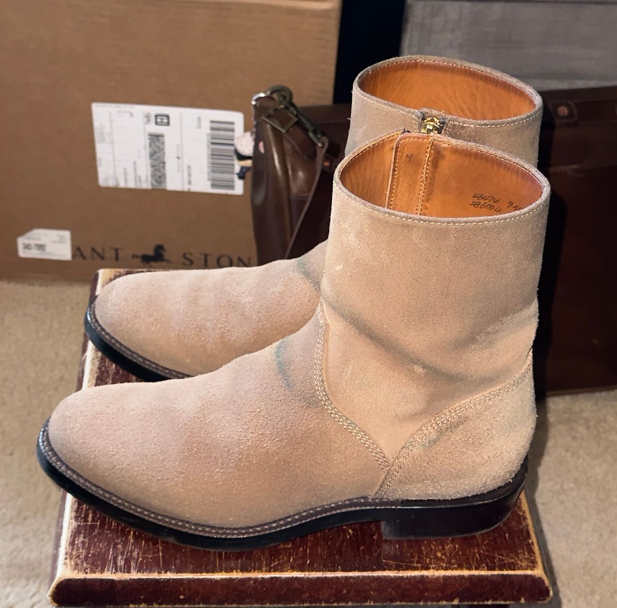 Photo by HeritageWearingPatriot on March 22, 2026 of the Grant Stone Elias in Horween Natural Chromexcel Roughout.