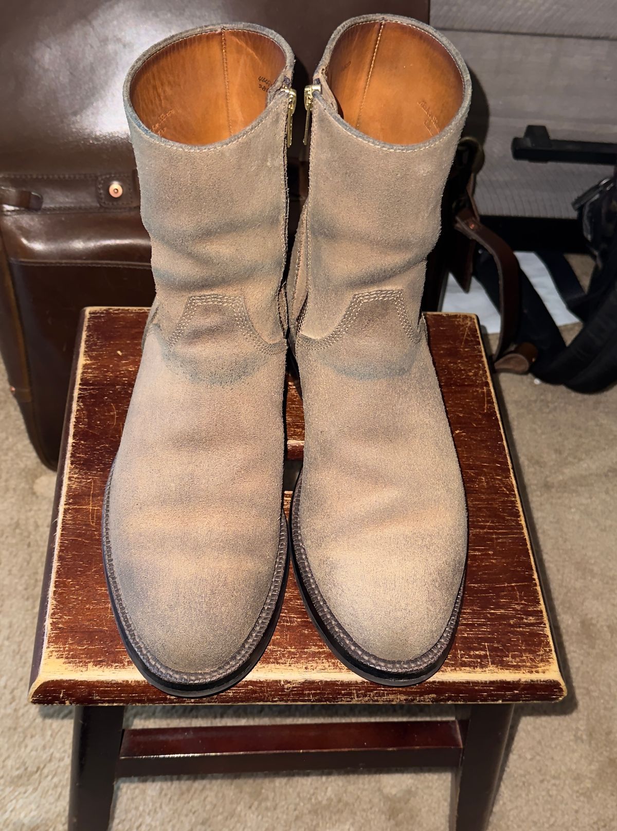 Photo by HeritageWearingPatriot on April 11, 2026 of the Grant Stone Elias in Horween Natural Chromexcel Roughout.