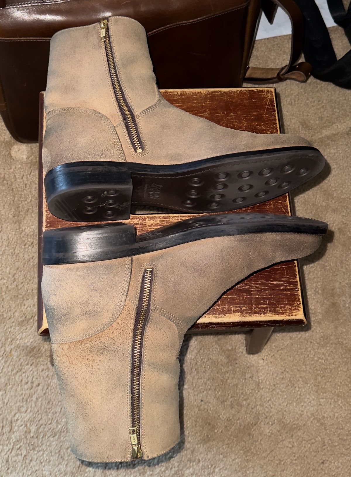 Photo by HeritageWearingPatriot on April 11, 2026 of the Grant Stone Elias in Horween Natural Chromexcel Roughout.