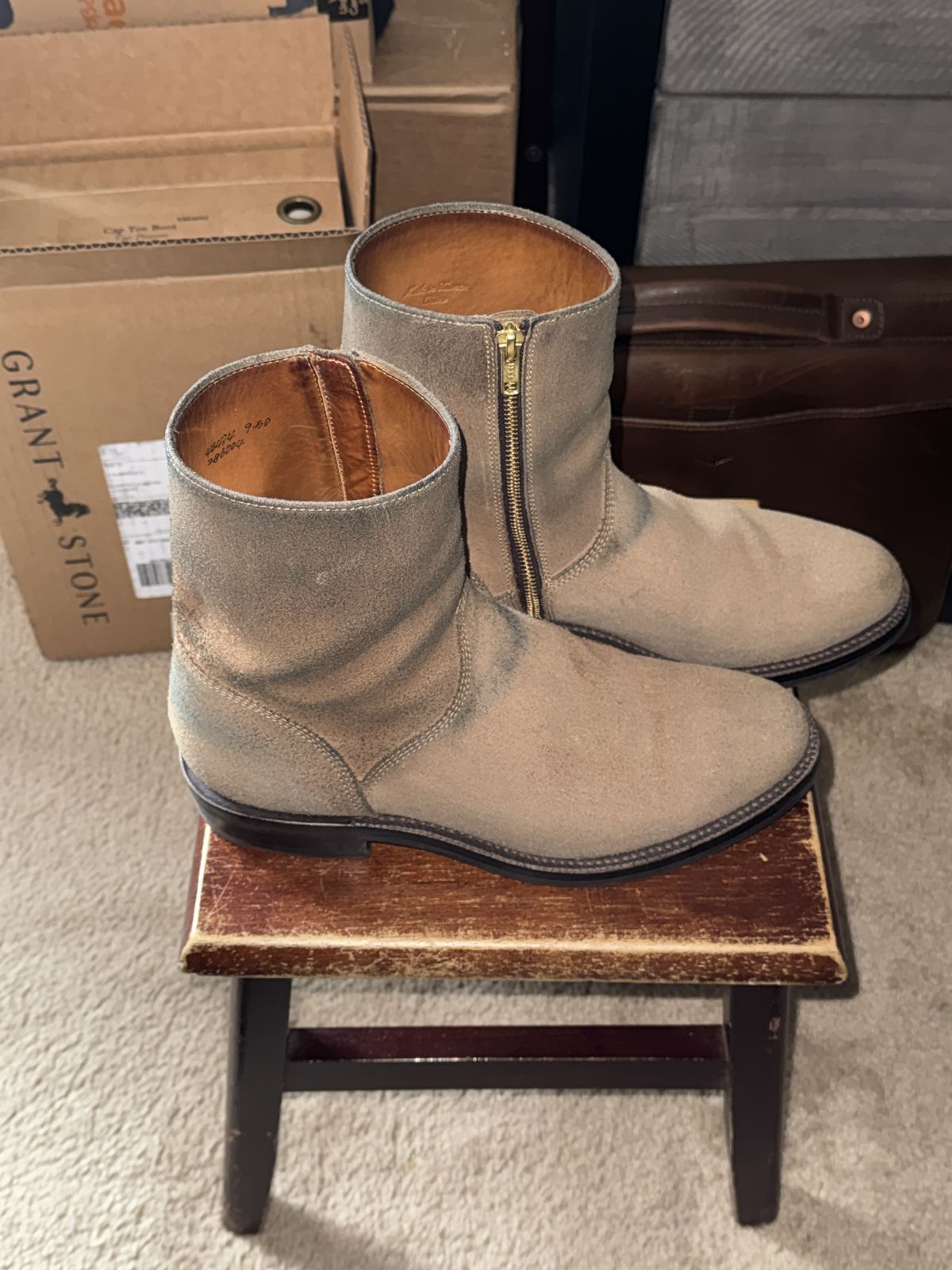 Photo by HeritageWearingPatriot on May 9, 2026 of the Grant Stone Elias in Horween Natural Chromexcel Roughout.