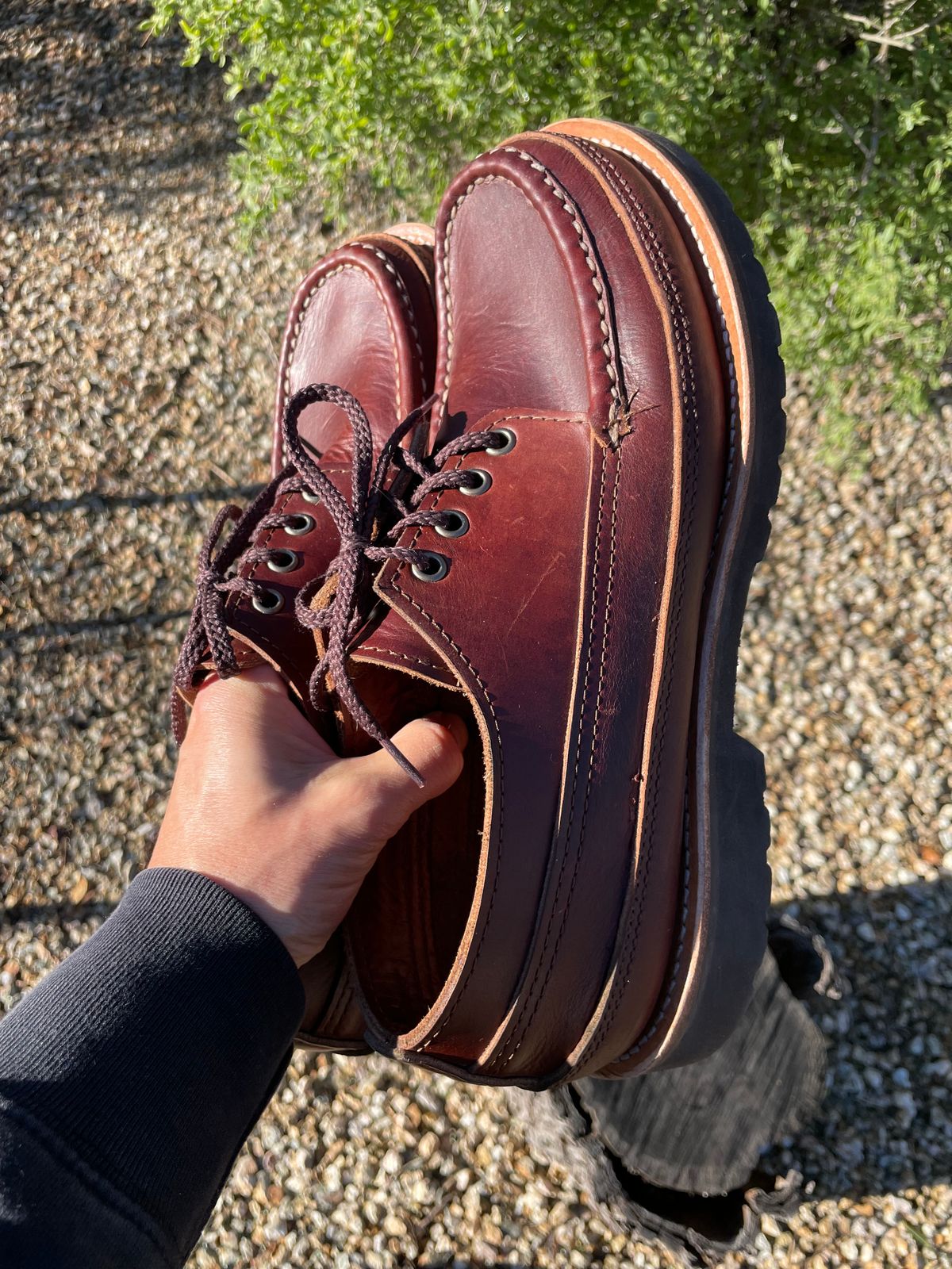 Photo by shakincheese on December 4, 2025 of the Russell Moccasin Co. Fishing Oxford in Seidel British Tan Double Shot.