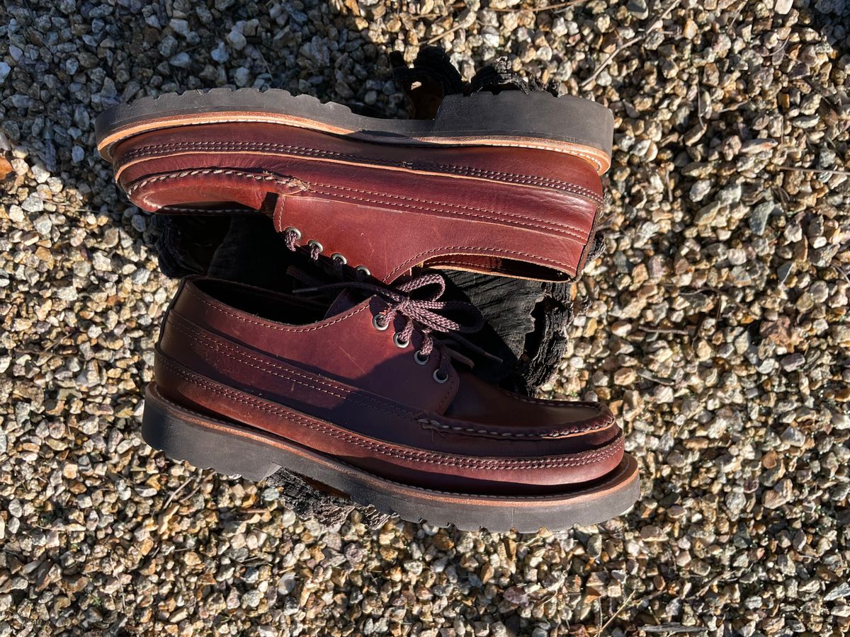 Photo by shakincheese on December 4, 2025 of the Russell Moccasin Co. Fishing Oxford in Seidel British Tan Double Shot.