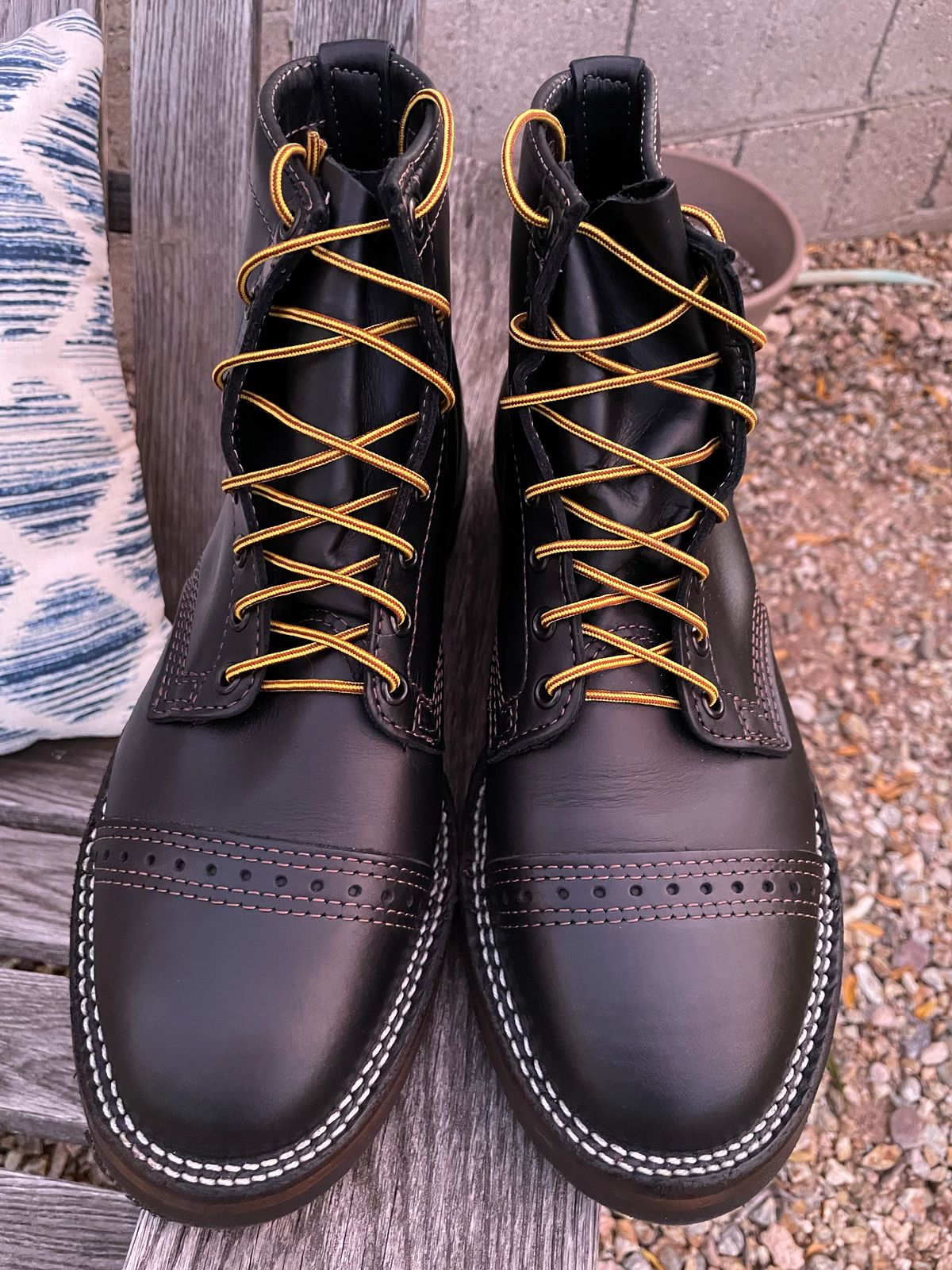 Photo by shakincheese on November 6, 2022 of the Wesco Hendrik in Seidel Ebony Domain.