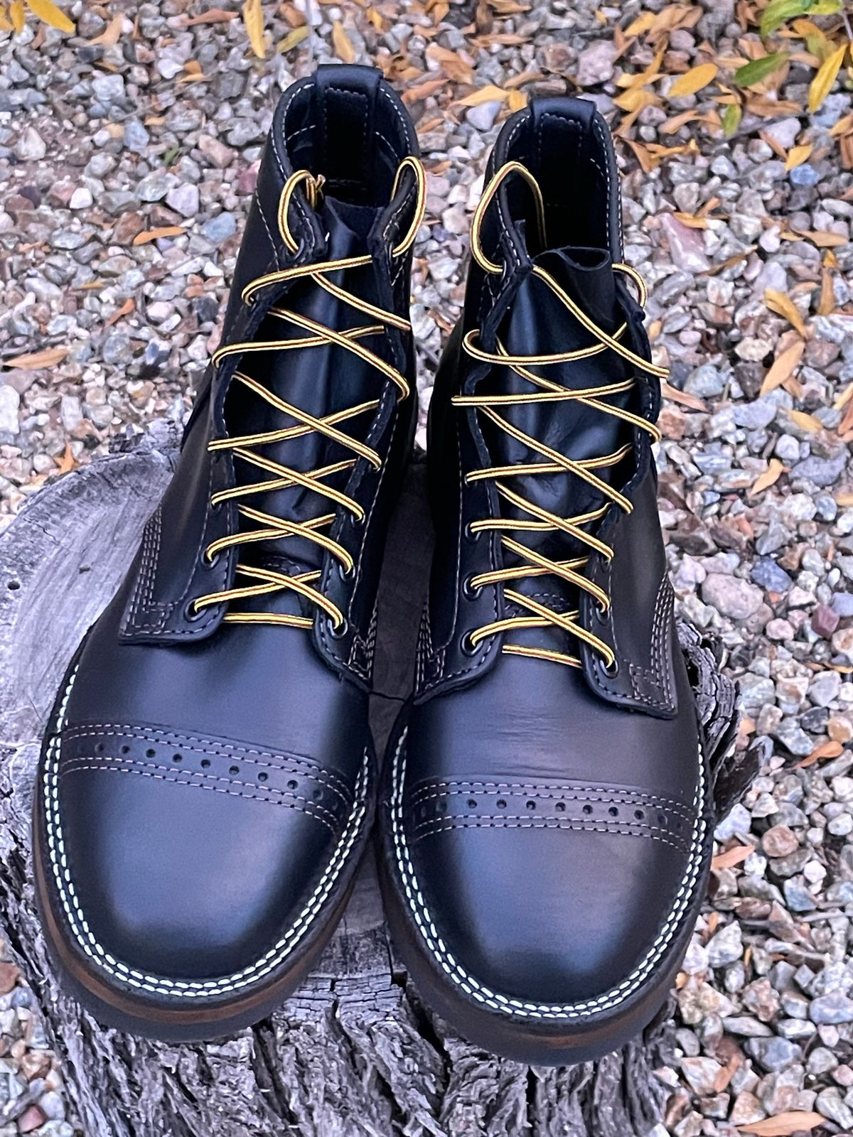 Photo by shakincheese on November 6, 2022 of the Wesco Hendrik in Seidel Ebony Domain.