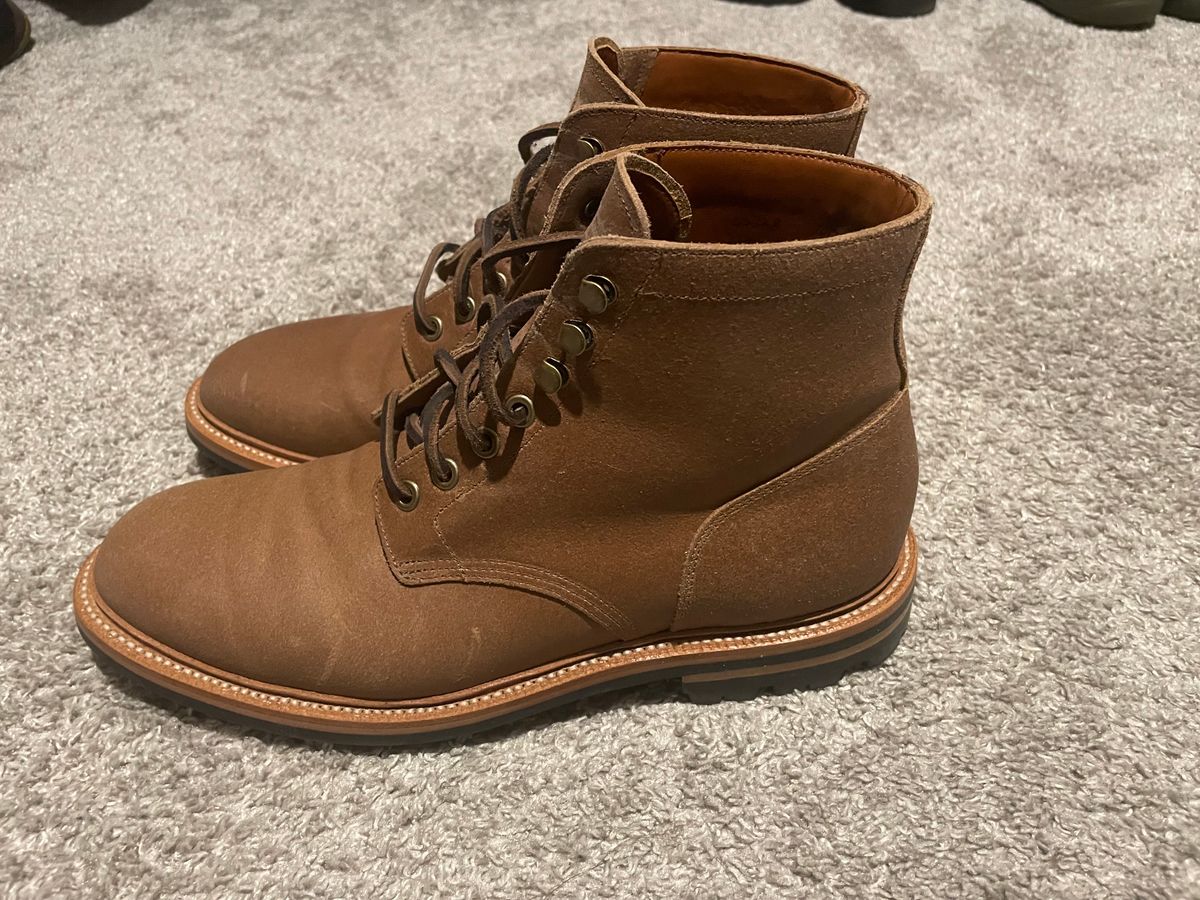 Photo by couchpotato on November 2, 2023 of the Grant Stone Diesel Boot in C.F. Stead Natural Waxy Commander Suede.