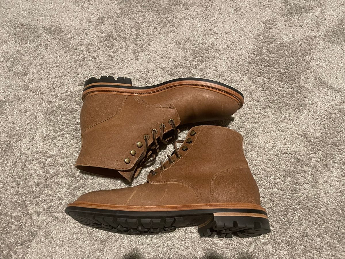 Photo by couchpotato on November 2, 2023 of the Grant Stone Diesel Boot in C.F. Stead Natural Waxy Commander Suede.