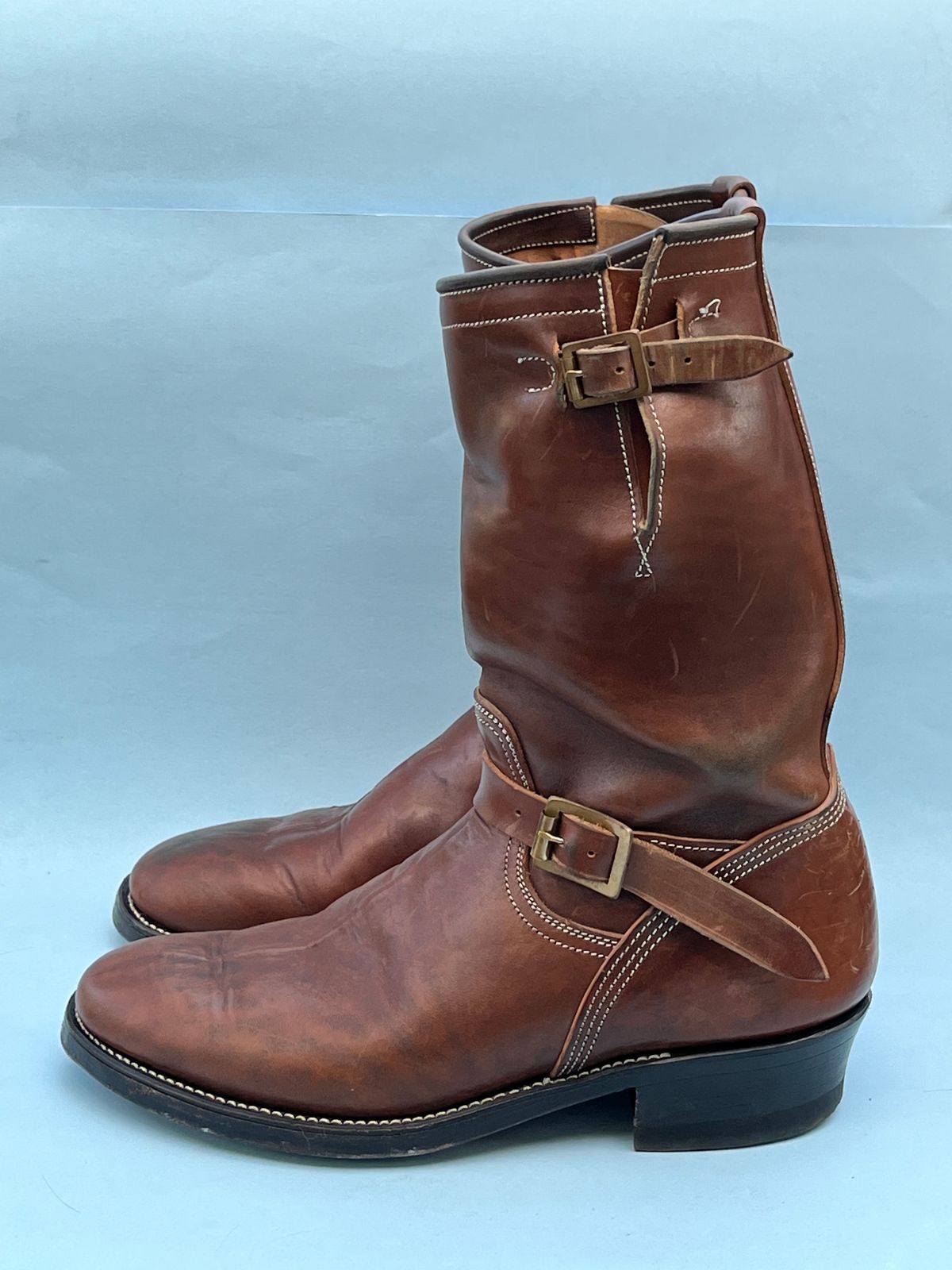 Photo by rickdawg on January 2, 2024 of the Unsung U 22-2 Engineer Boot in Maryam Toscanello Horsebutt Overdyed Walnut.