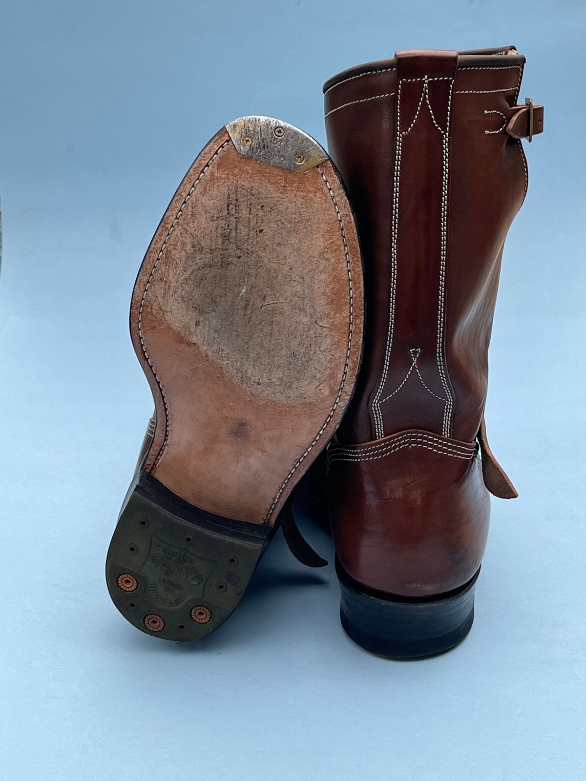 Photo by rickdawg on November 1, 2023 of the Unsung U 22-2 Engineer Boot in Maryam Toscanello Horsebutt Overdyed Walnut.