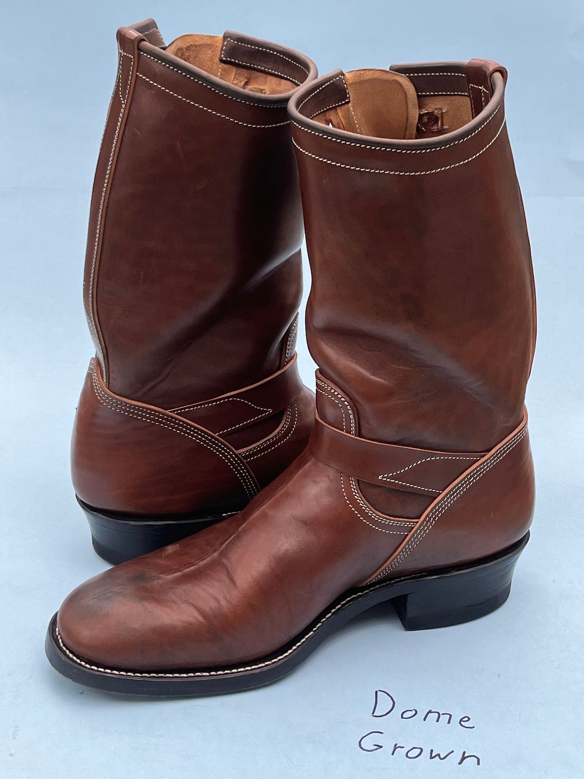 Photo by rickdawg on November 1, 2023 of the Unsung U 22-2 Engineer Boot in Maryam Toscanello Horsebutt Overdyed Walnut.