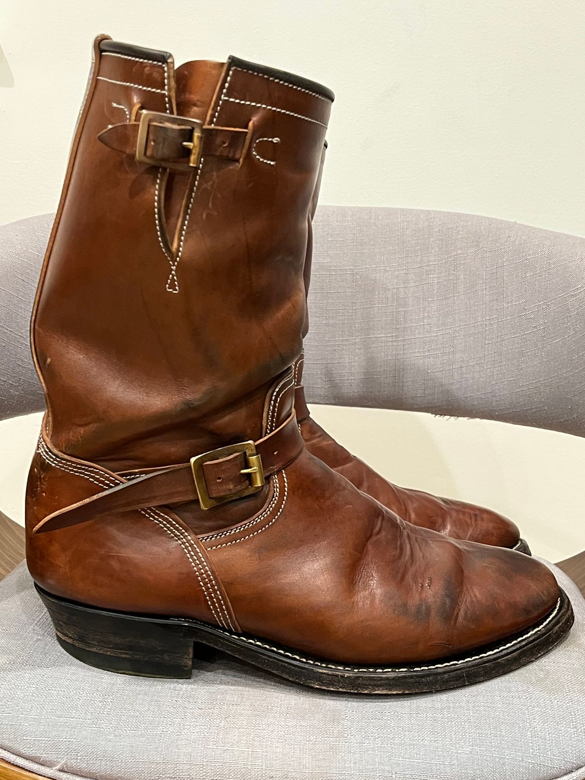 Photo by rickdawg on November 5, 2025 of the Unsung U 22-2 Engineer Boot in Maryam Toscanello Horsebutt Overdyed Walnut.