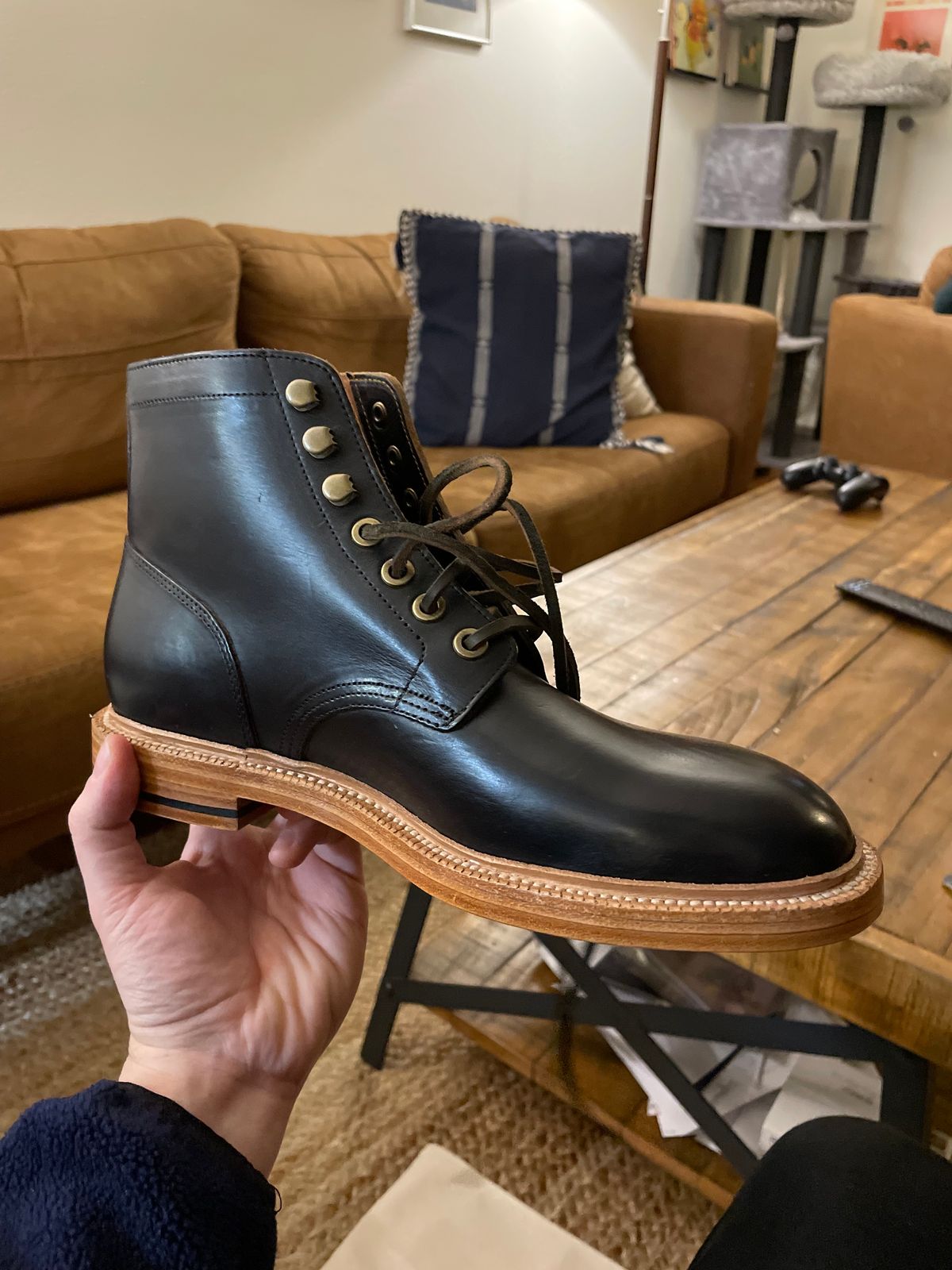 Photo by ham_boy00 on January 4, 2023 of the Grant Stone Diesel Boot in Horween Black Chromexcel.