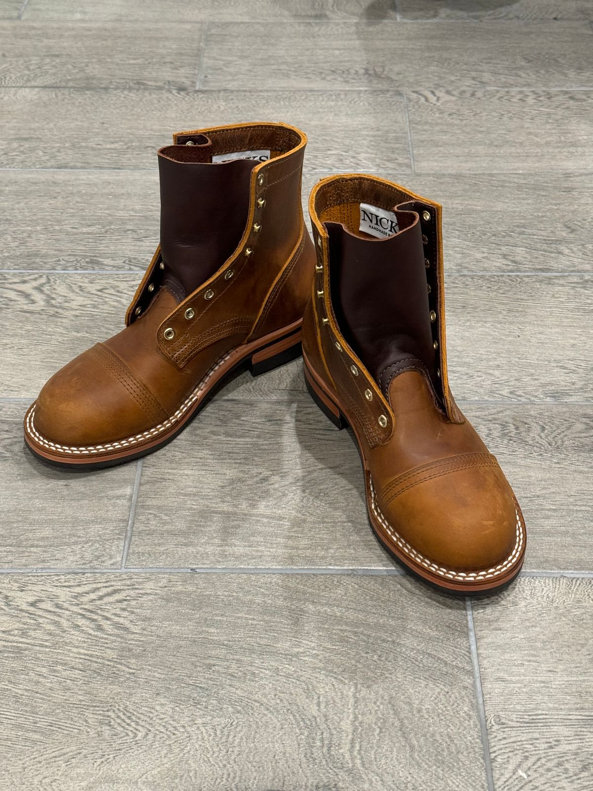 Photo by ham_boy00 on October 18, 2024 of the Nicks Americana in Horween Orange Predator.