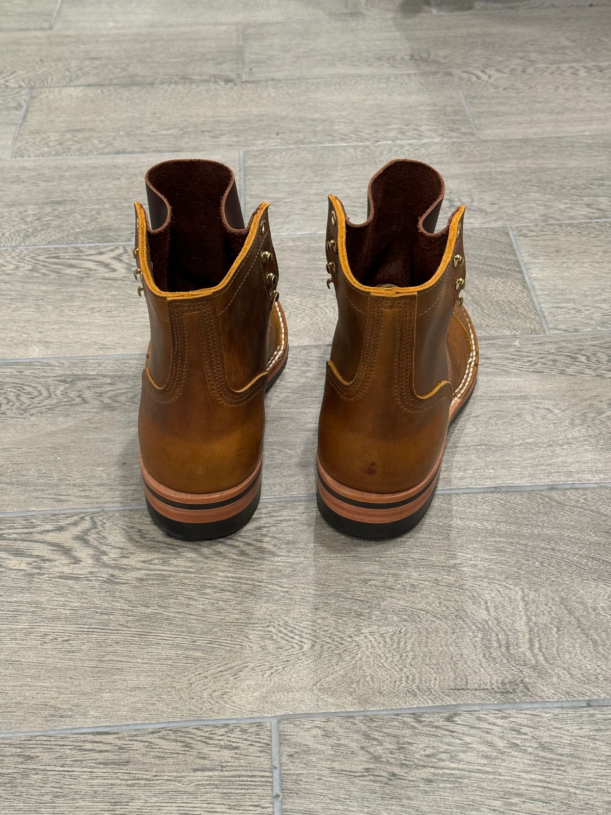 Photo by ham_boy00 on October 18, 2024 of the Nicks Americana in Horween Orange Predator.