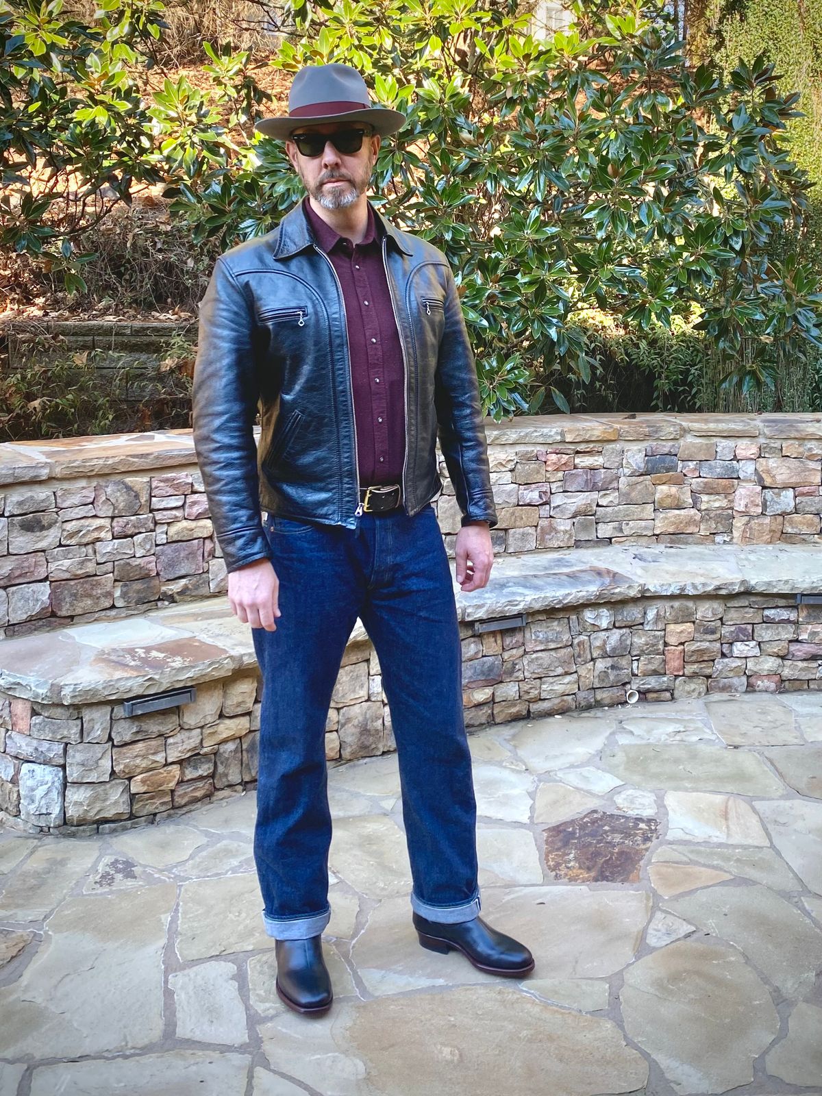 Photo by nathanjcreel on February 4, 2025 of the Unsung U 22-2 Engineer Boot in Horween Burgundy Workshoe Butt Overdyed Black.