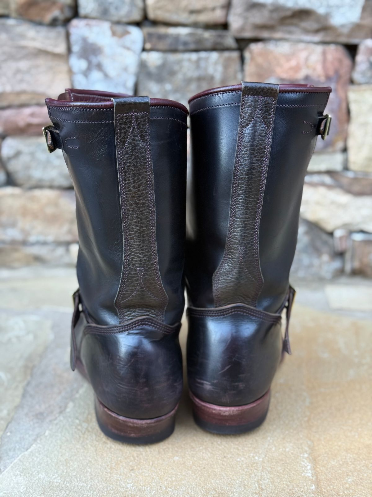 Photo by nathanjcreel on October 1, 2025 of the Unsung U 22-2 Engineer Boot in Horween Burgundy Workshoe Butt Overdyed Black.