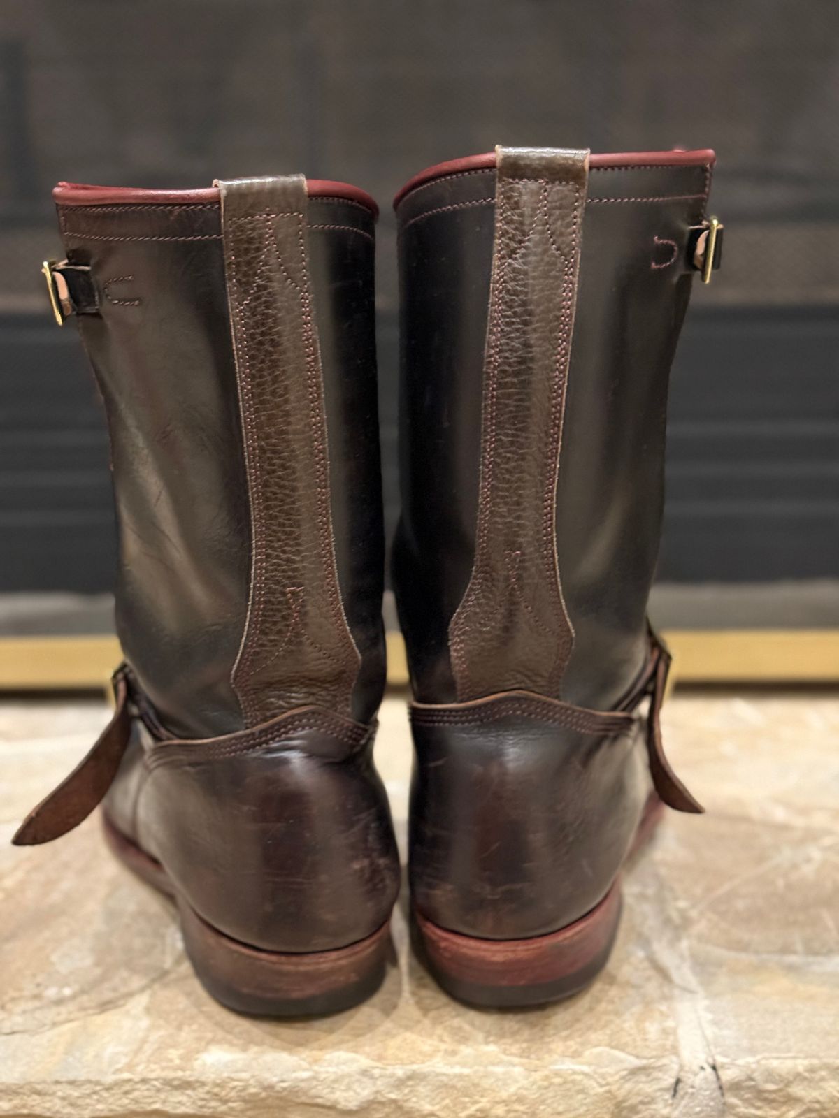 Photo by nathanjcreel on January 5, 2026 of the Unsung U 22-2 Engineer Boot in Horween Burgundy Workshoe Butt Overdyed Black.