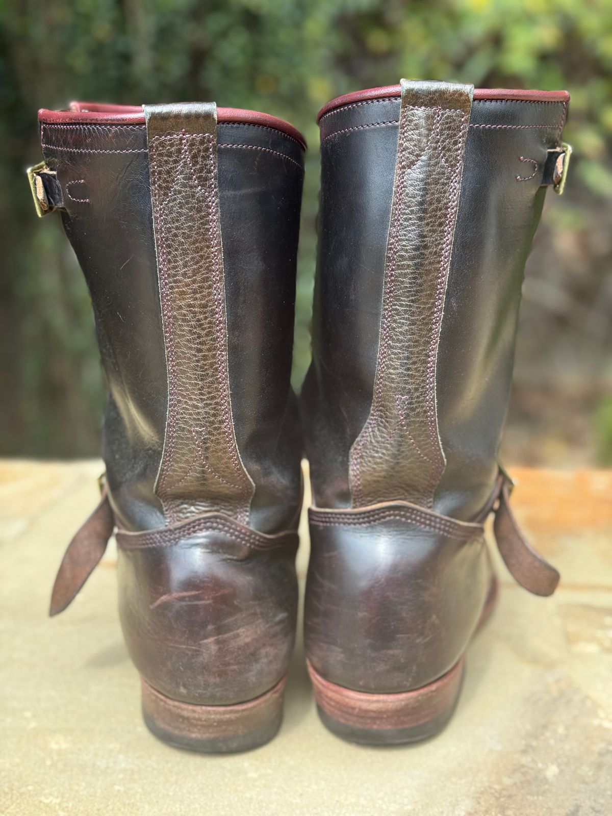 Photo by nathanjcreel on April 1, 2026 of the Unsung U 22-2 Engineer Boot in Horween Burgundy Workshoe Butt Overdyed Black.