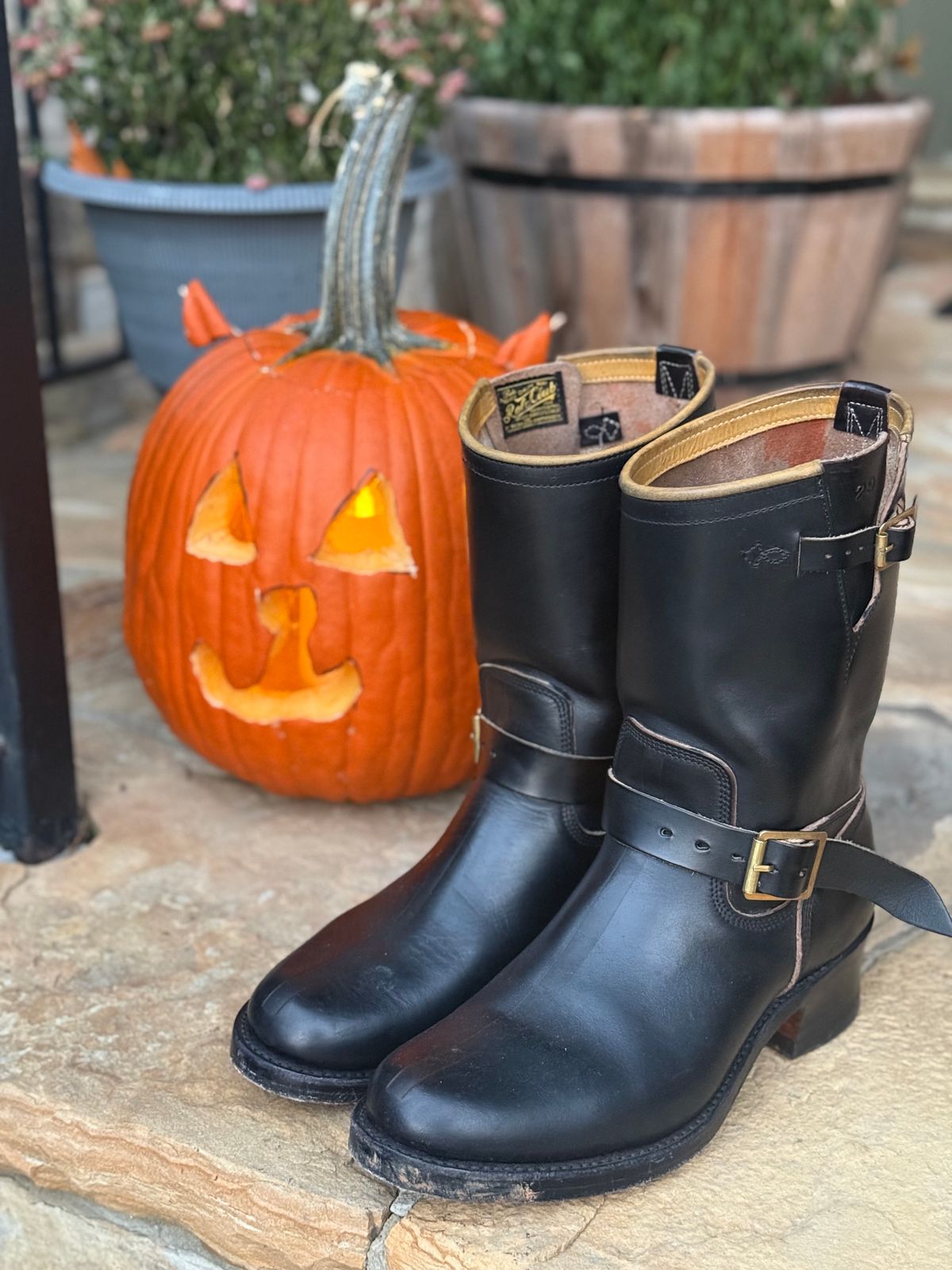 Photo by nathanjcreel on November 4, 2025 of the Role Club Engineer Boots in Horween Black Chromexcel Horsehide.
