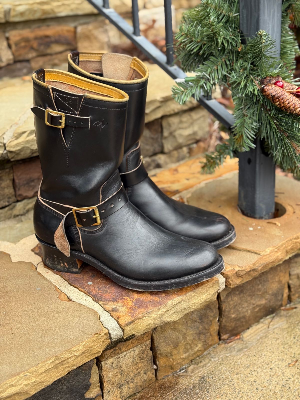 Photo by nathanjcreel on December 5, 2025 of the Role Club Engineer Boots in Horween Black Chromexcel Horsehide.