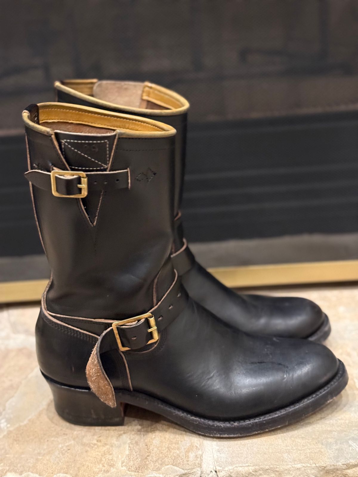 Photo by nathanjcreel on January 5, 2026 of the Role Club Engineer Boots in Horween Black Chromexcel Horsehide.