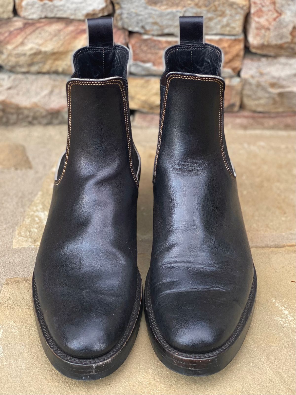 Photo by nathanjcreel on November 2, 2024 of the Fortis Boots Wholecut Chelsea in Maryam Horsebutt Grigio Light Natural Overdyed Black.