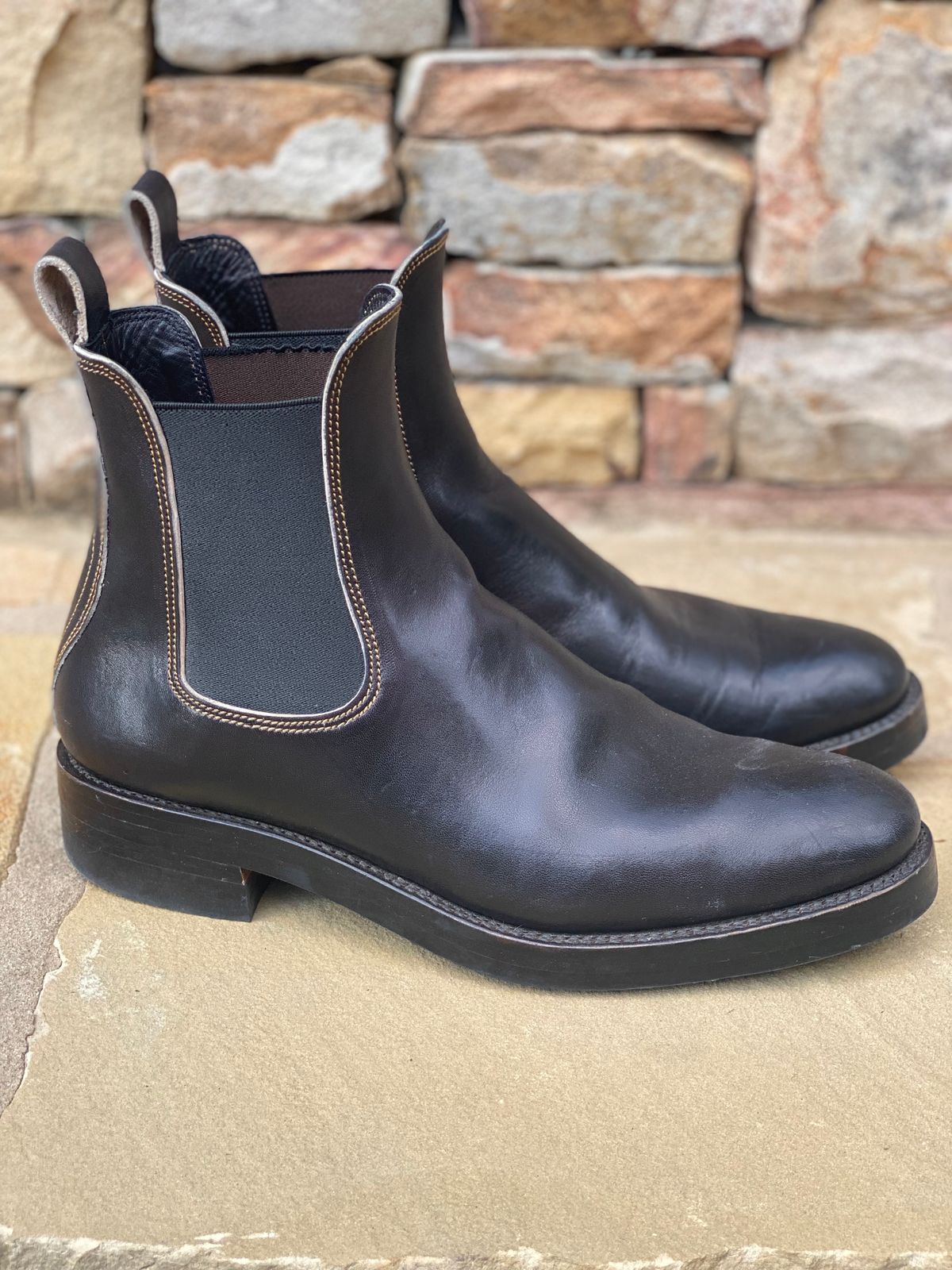 Photo by nathanjcreel on November 2, 2024 of the Fortis Boots Wholecut Chelsea in Maryam Horsebutt Grigio Light Natural Overdyed Black.