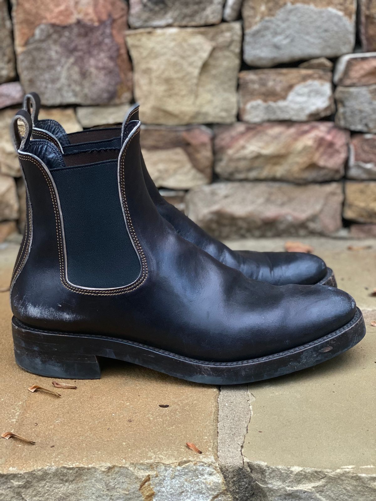 Photo by nathanjcreel on December 5, 2024 of the Fortis Boots Wholecut Chelsea in Maryam Horsebutt Grigio Light Natural Overdyed Black.