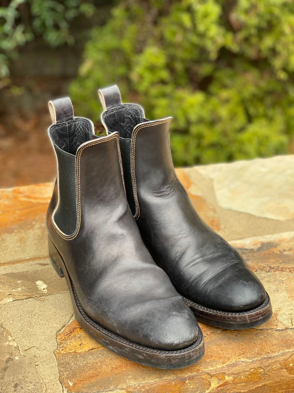 Photo by nathanjcreel on January 5, 2025 of the Fortis Boots Wholecut Chelsea in Maryam Horsebutt Grigio Light Natural Overdyed Black.