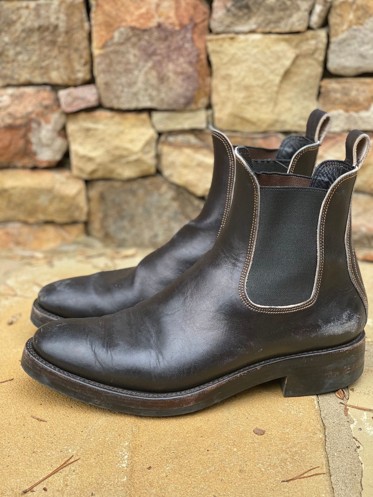 Photo by nathanjcreel on January 5, 2025 of the Fortis Boots Wholecut Chelsea in Maryam Horsebutt Grigio Light Natural Overdyed Black.