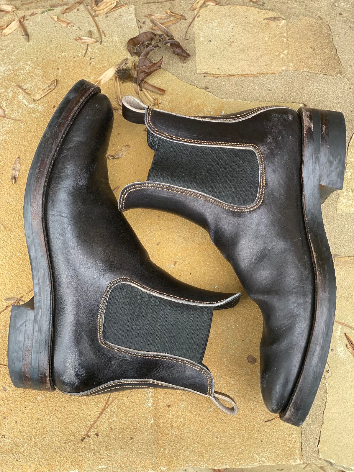 Photo by nathanjcreel on January 5, 2025 of the Fortis Boots Wholecut Chelsea in Maryam Horsebutt Grigio Light Natural Overdyed Black.