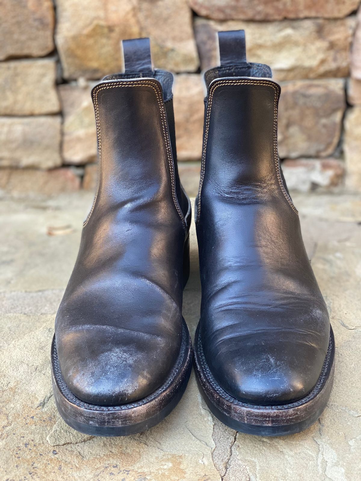 Photo by nathanjcreel on February 4, 2025 of the Fortis Boots Wholecut Chelsea in Maryam Horsebutt Grigio Light Natural Overdyed Black.
