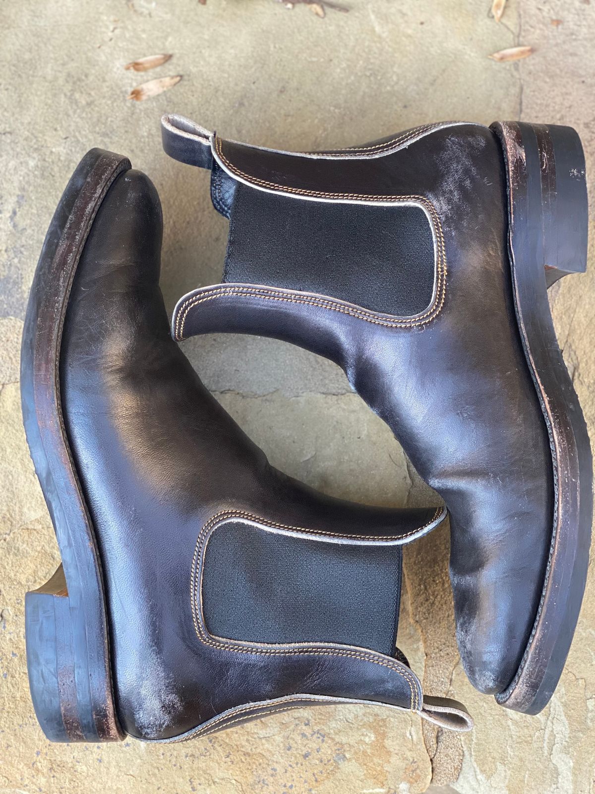 Photo by nathanjcreel on February 4, 2025 of the Fortis Boots Wholecut Chelsea in Maryam Horsebutt Grigio Light Natural Overdyed Black.