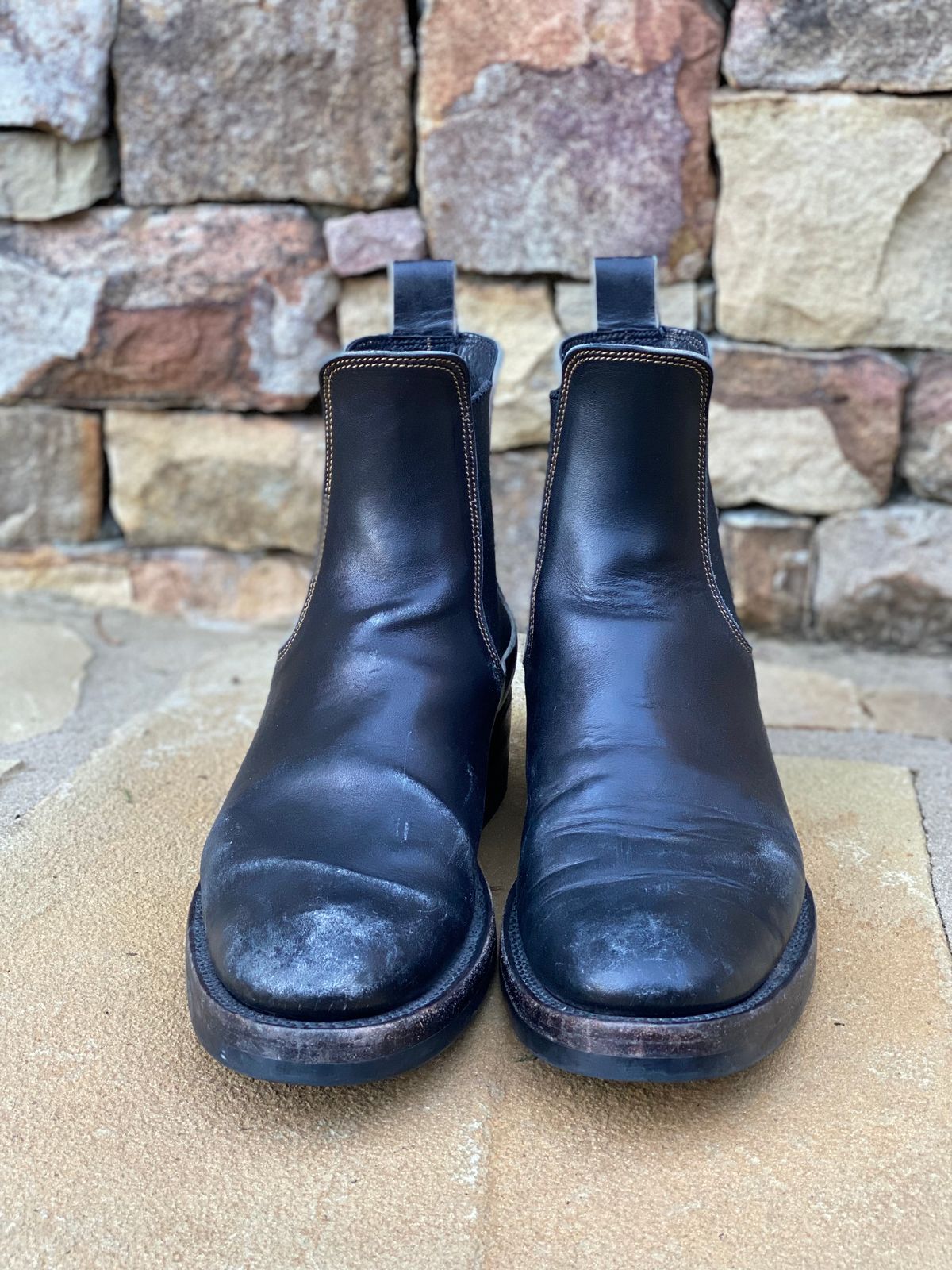 Photo by nathanjcreel on March 2, 2025 of the Fortis Boots Wholecut Chelsea in Maryam Horsebutt Grigio Light Natural Overdyed Black.