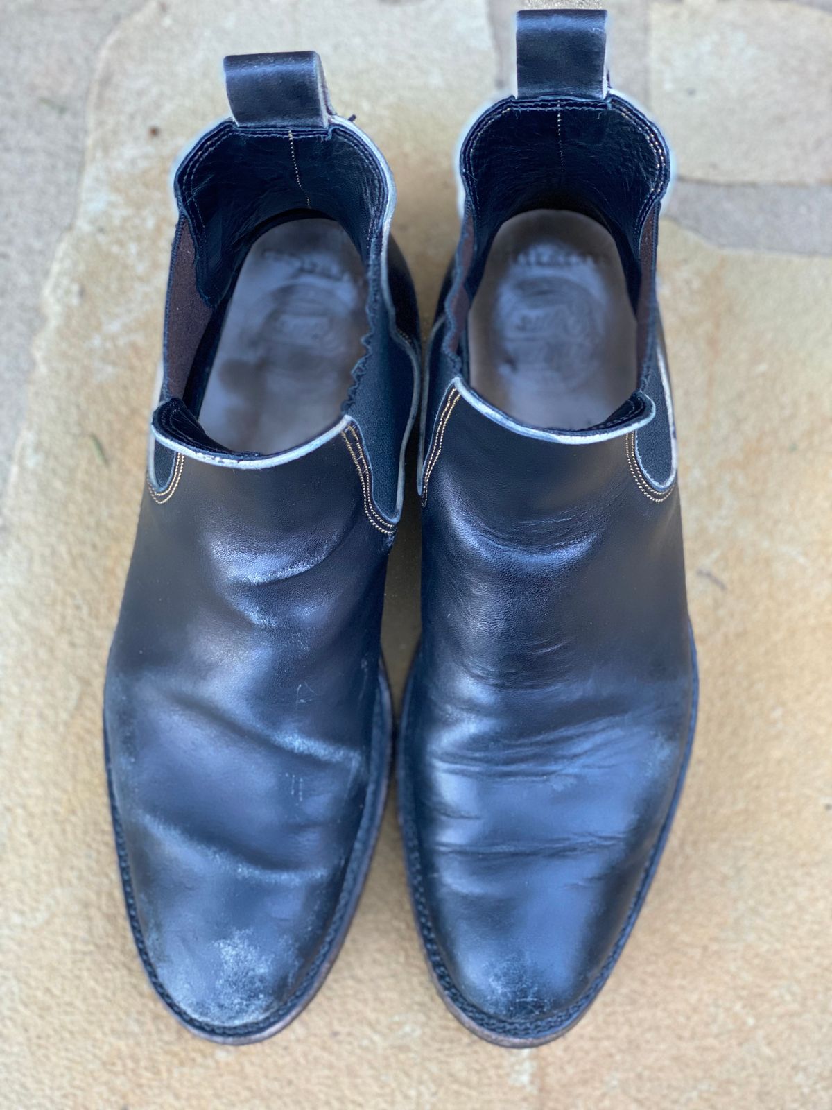 Photo by nathanjcreel on March 2, 2025 of the Fortis Boots Wholecut Chelsea in Maryam Horsebutt Grigio Light Natural Overdyed Black.