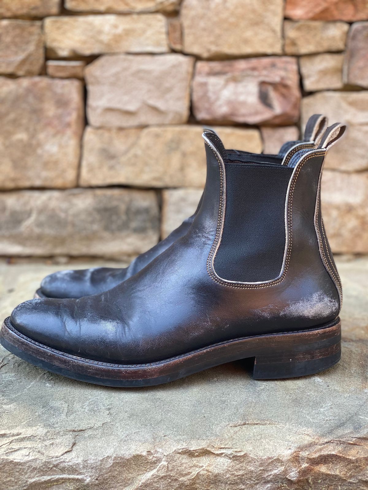Photo by nathanjcreel on April 3, 2025 of the Fortis Boots Wholecut Chelsea in Maryam Horsebutt Grigio Light Natural Overdyed Black.