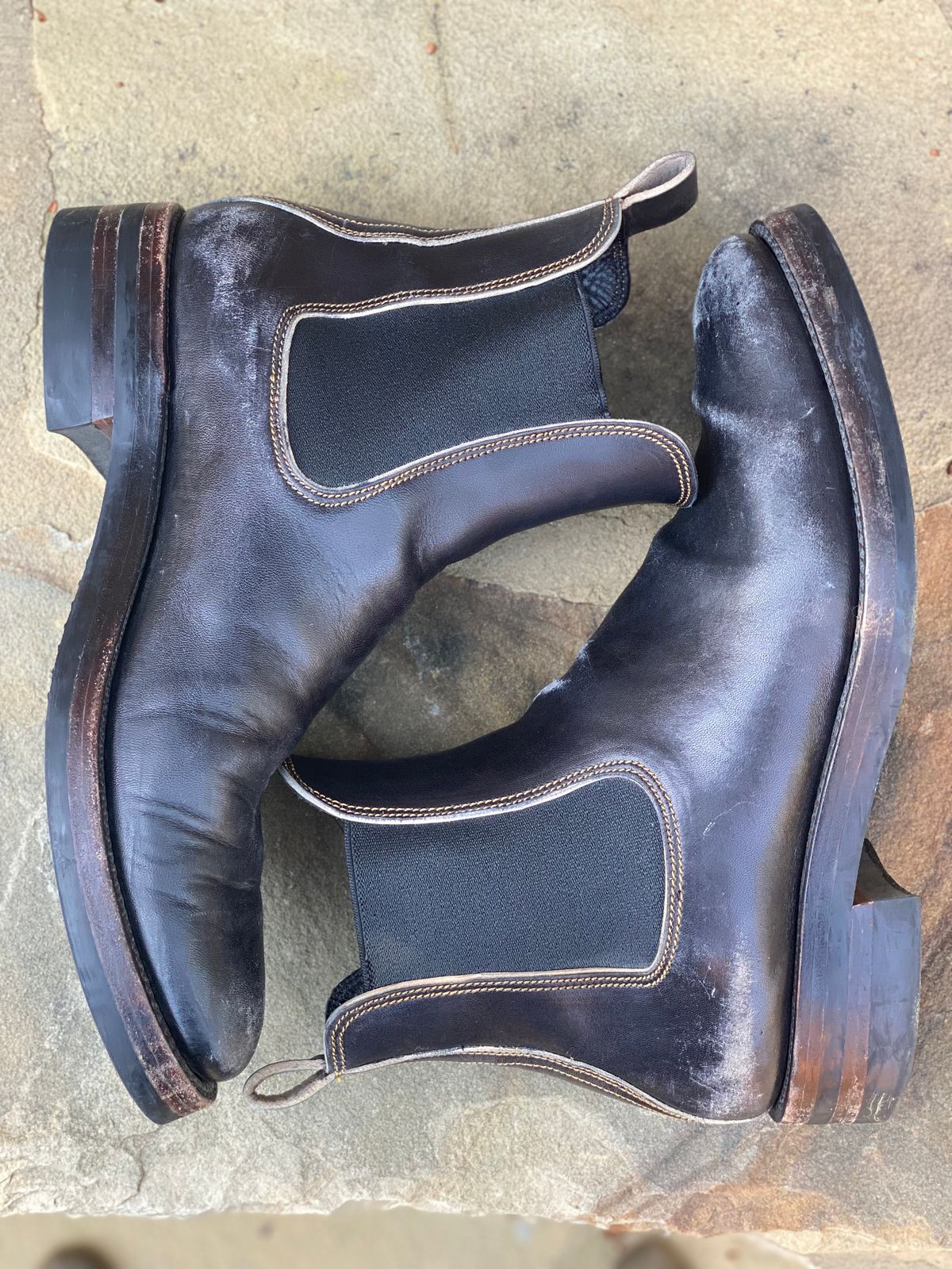 Photo by nathanjcreel on April 3, 2025 of the Fortis Boots Wholecut Chelsea in Maryam Horsebutt Grigio Light Natural Overdyed Black.
