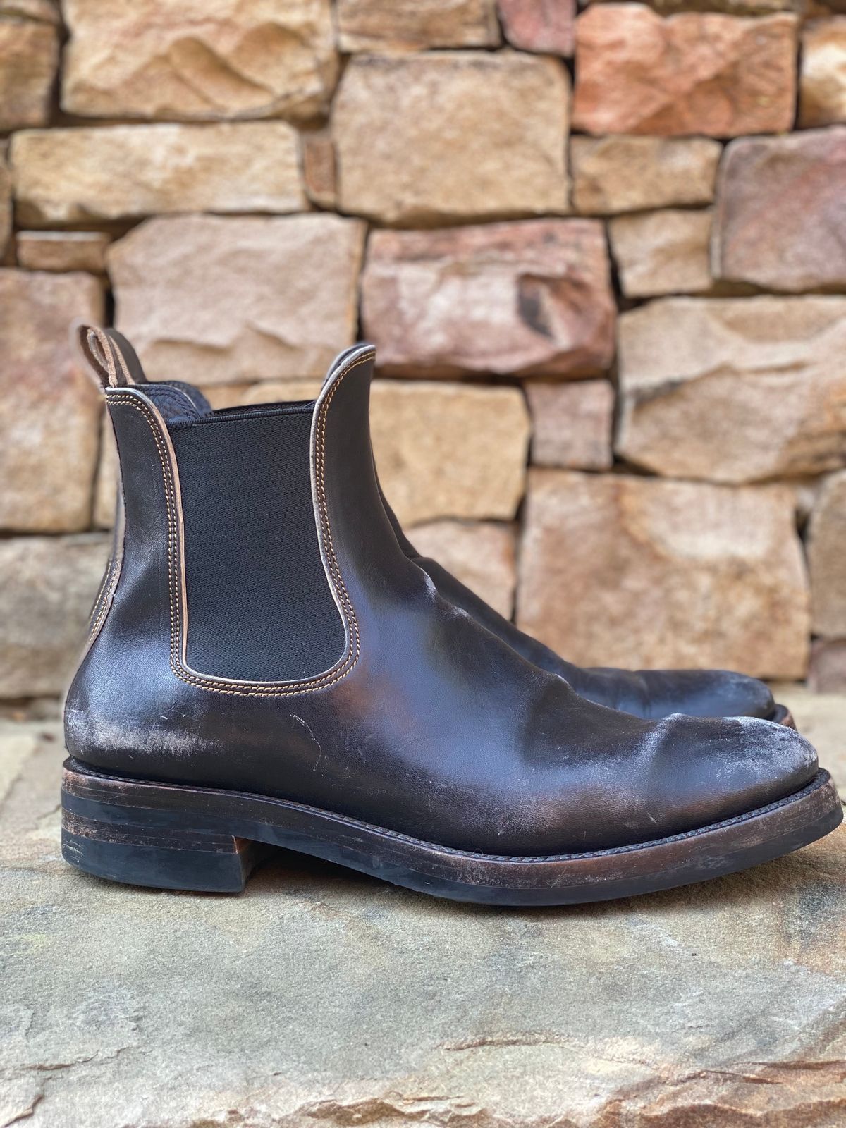 Photo by nathanjcreel on April 3, 2025 of the Fortis Boots Wholecut Chelsea in Maryam Horsebutt Grigio Light Natural Overdyed Black.